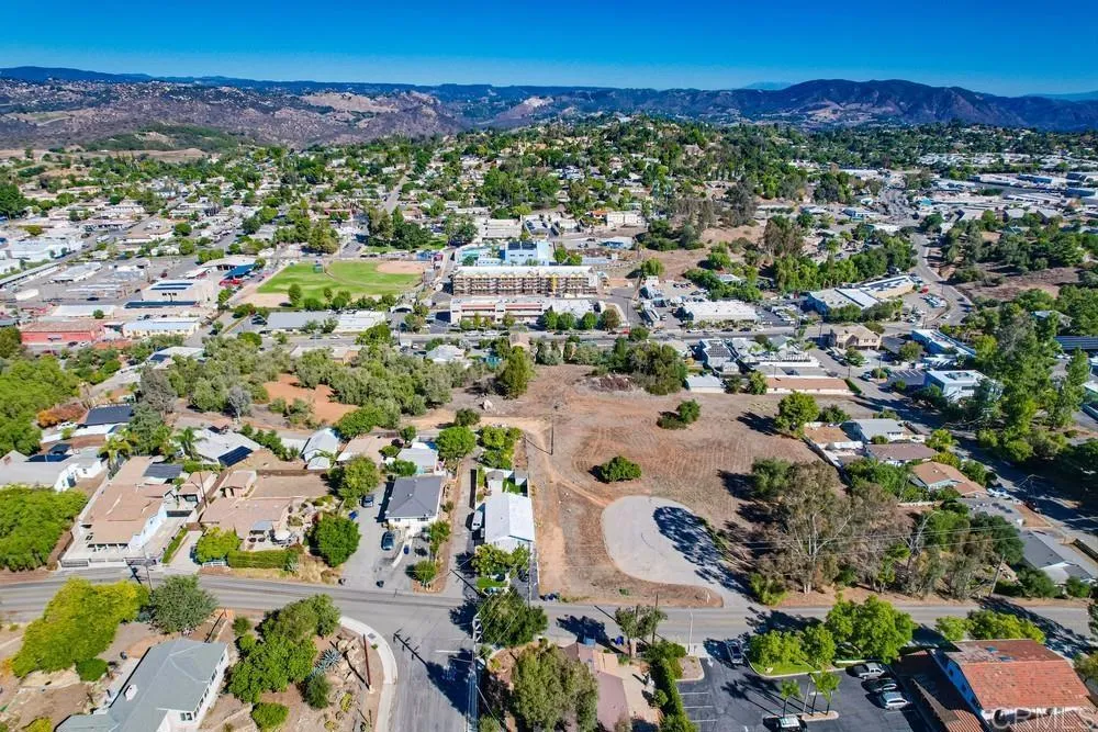 502 E Elder Street Fallbrook, CA 92028