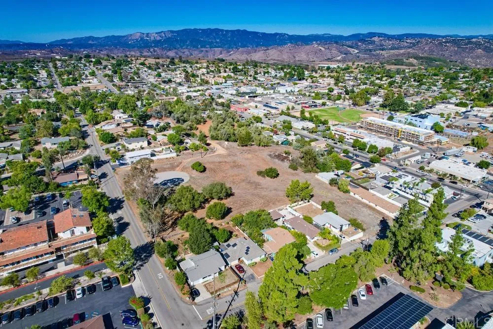 502 E Elder Street Fallbrook, CA 92028