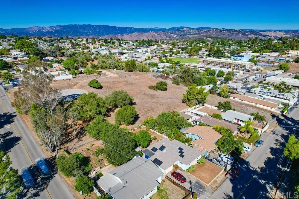 502 E Elder Street Fallbrook, CA 92028