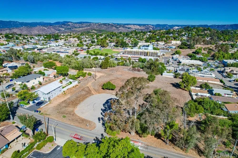 502 E Elder Street Fallbrook, CA 92028