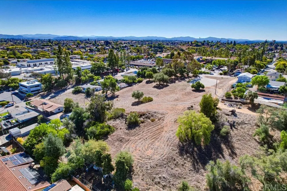 502 E Elder Street Fallbrook, CA 92028