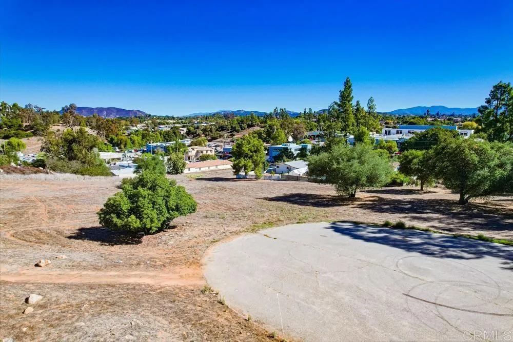 502 E Elder Street Fallbrook, CA 92028