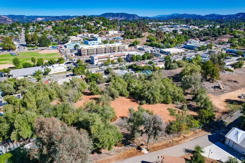 502 E Elder Street Fallbrook, CA 92028