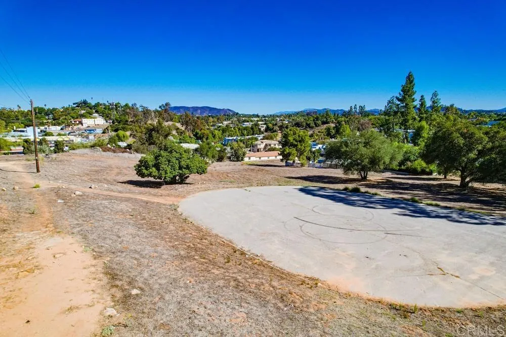 502 E Elder Street Fallbrook, CA 92028