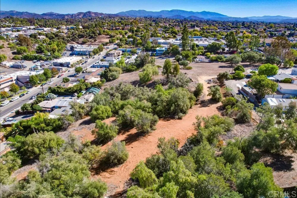 502 E Elder Street Fallbrook, CA 92028