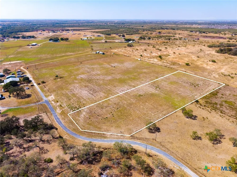 13 Seay World Lane Seguin, TX 78155