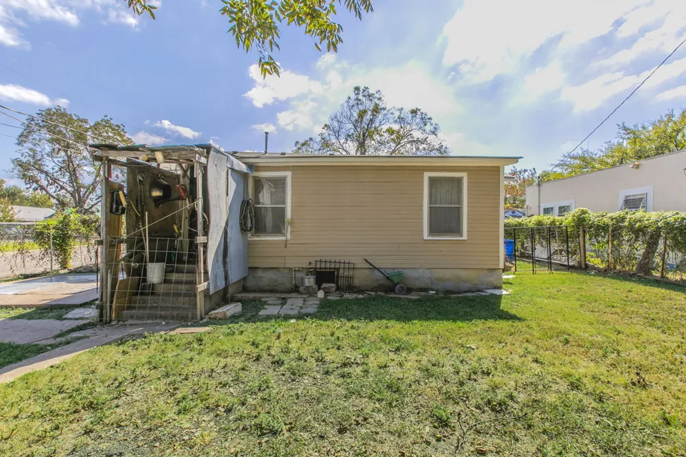 2101 Pine Avenue Waco, TX 76708
