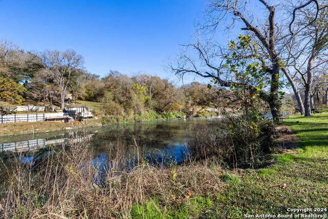 340 Deer Slayer Seguin, TX 78155