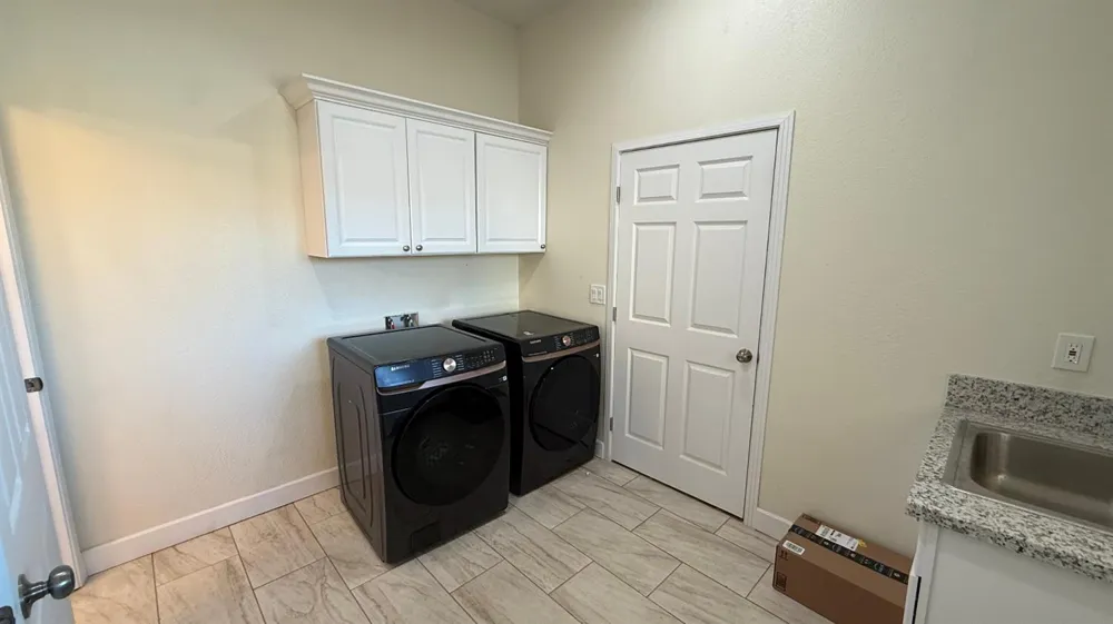 2772 Valley View Street Selma, CA 93662