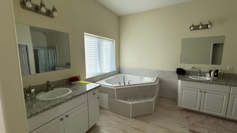 2772 Valley View Street Selma, CA 93662