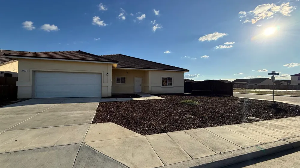 2772 Valley View Street Selma, CA 93662