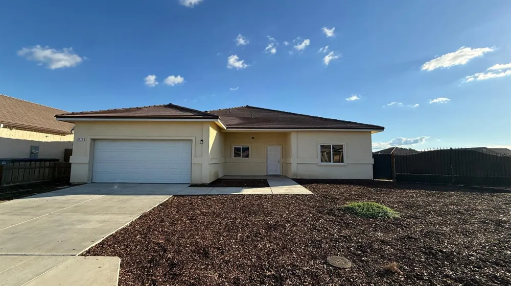 2772 Valley View Street Selma, CA 93662