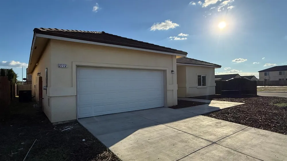 2772 Valley View Street Selma, CA 93662