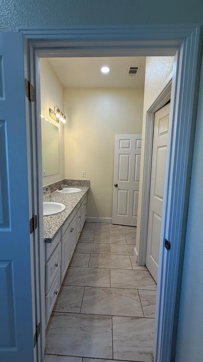 2772 Valley View Street Selma, CA 93662
