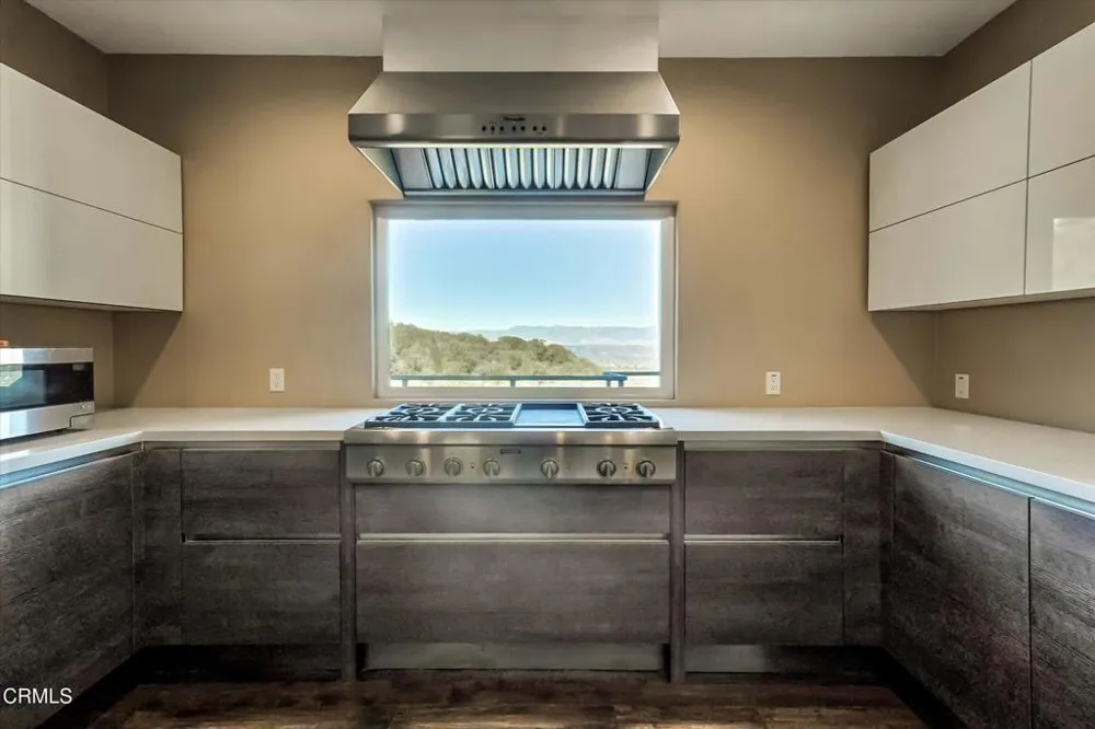 561 S Ventu Park Road Newbury Park, CA 91320