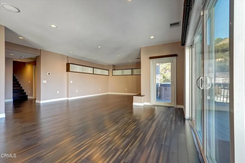 561 S Ventu Park Road Newbury Park, CA 91320
