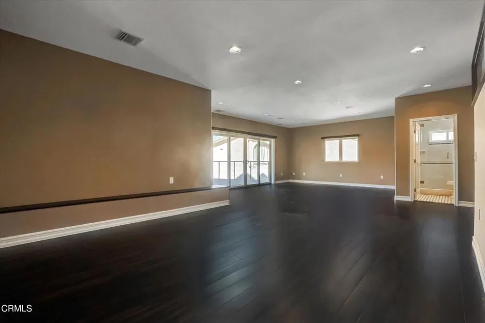 561 S Ventu Park Road Newbury Park, CA 91320