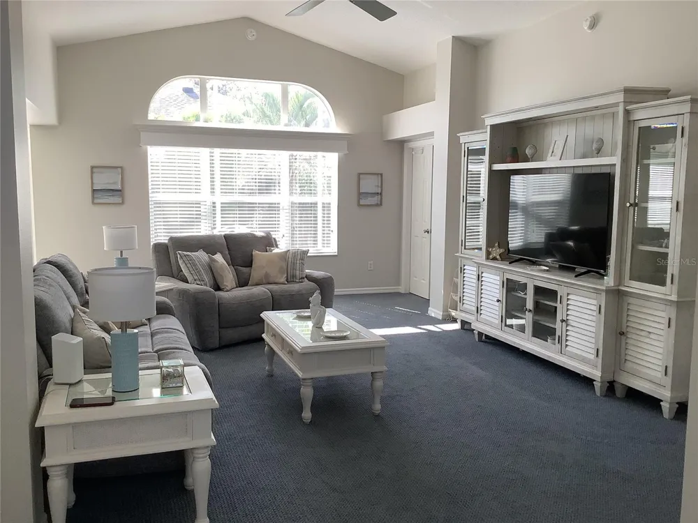 890 HAYNESVILLE WAY The Villages, FL 32162
