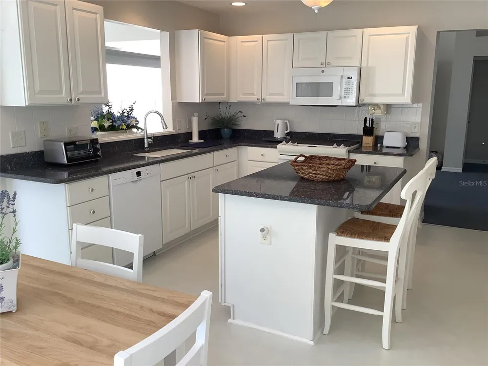 890 HAYNESVILLE WAY The Villages, FL 32162