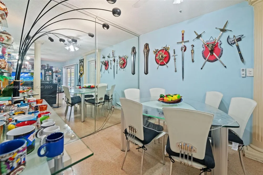100 E 37th St Hialeah, FL 33013