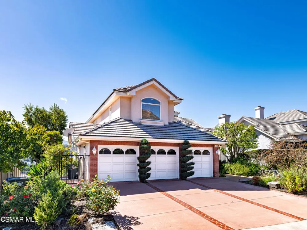590 Cricketfield Lake Sherwood, CA 91361