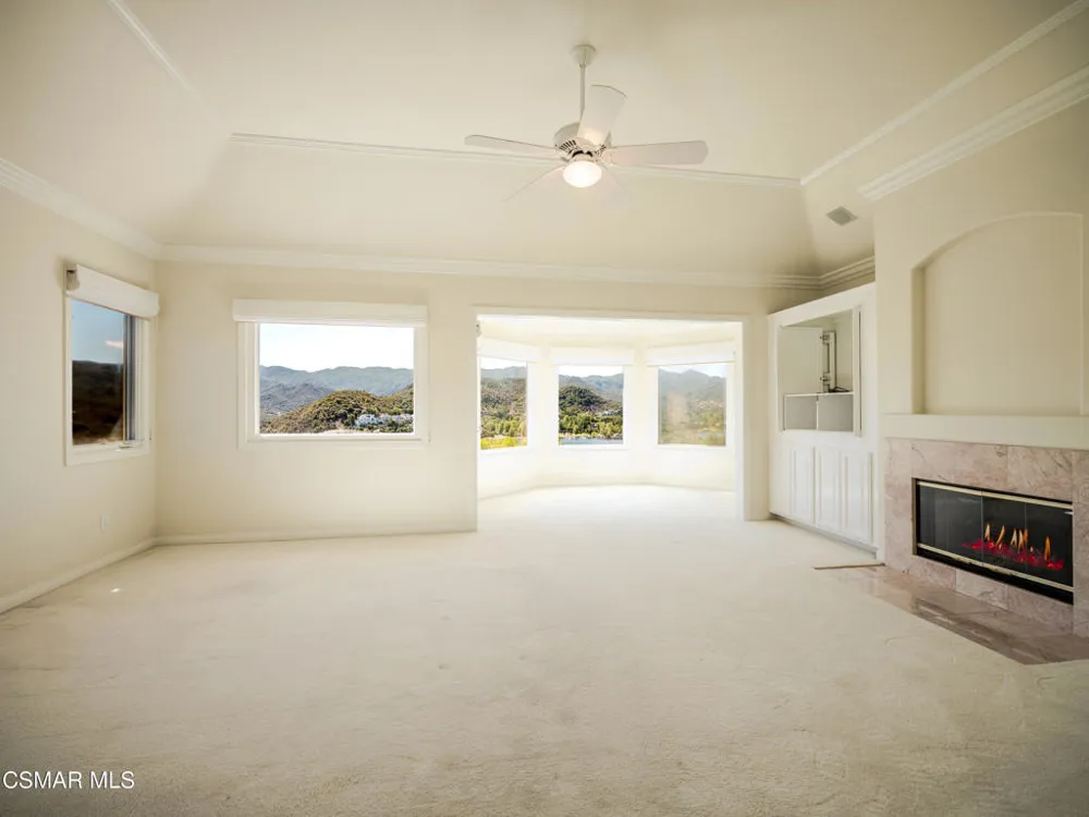 590 Cricketfield Lake Sherwood, CA 91361