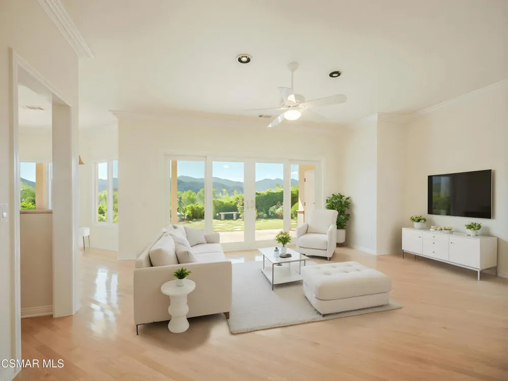 590 Cricketfield Lake Sherwood, CA 91361