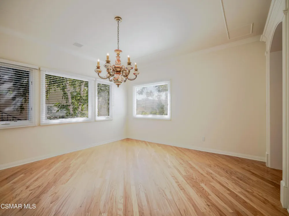 590 Cricketfield Lake Sherwood, CA 91361