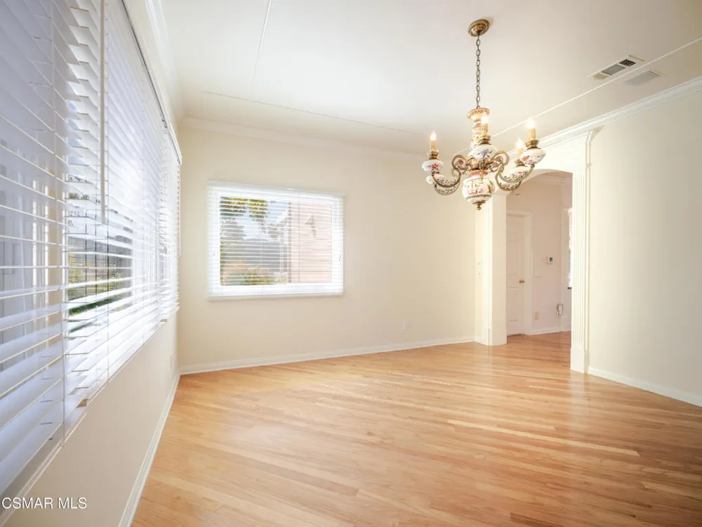 590 Cricketfield Lake Sherwood, CA 91361