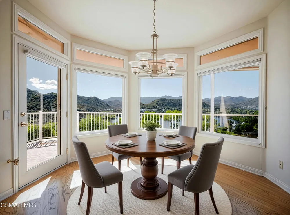 590 Cricketfield Lake Sherwood, CA 91361