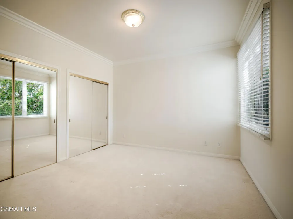 590 Cricketfield Lake Sherwood, CA 91361