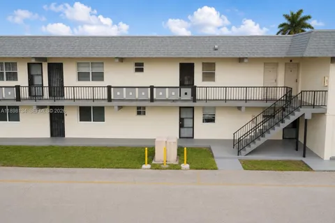 301 NW 177th St #141