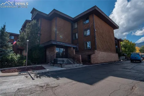 935 Saturn Drive #101