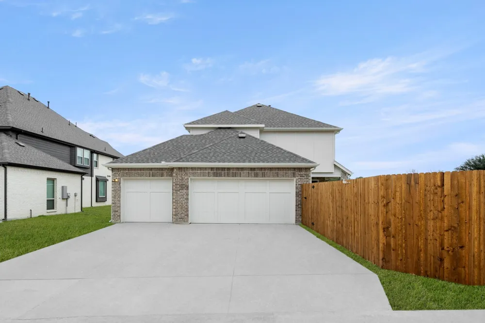 405 Newpark Boulevard DeSoto, TX 75115