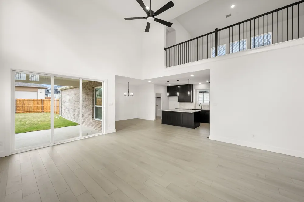 405 Newpark Boulevard DeSoto, TX 75115