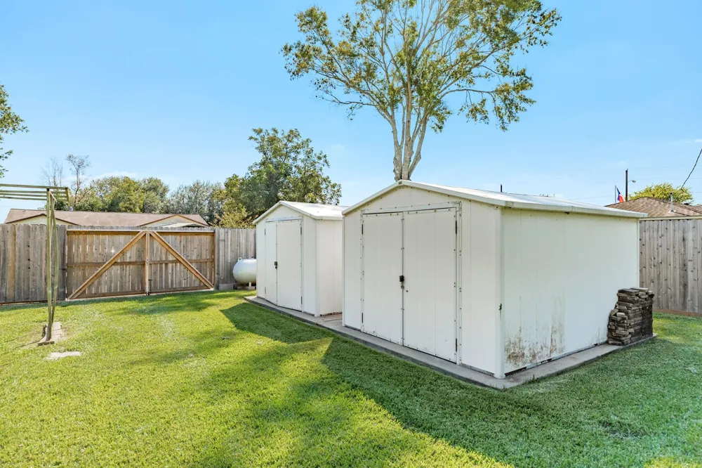 229 Yaupon Drive Brazoria, TX 77422