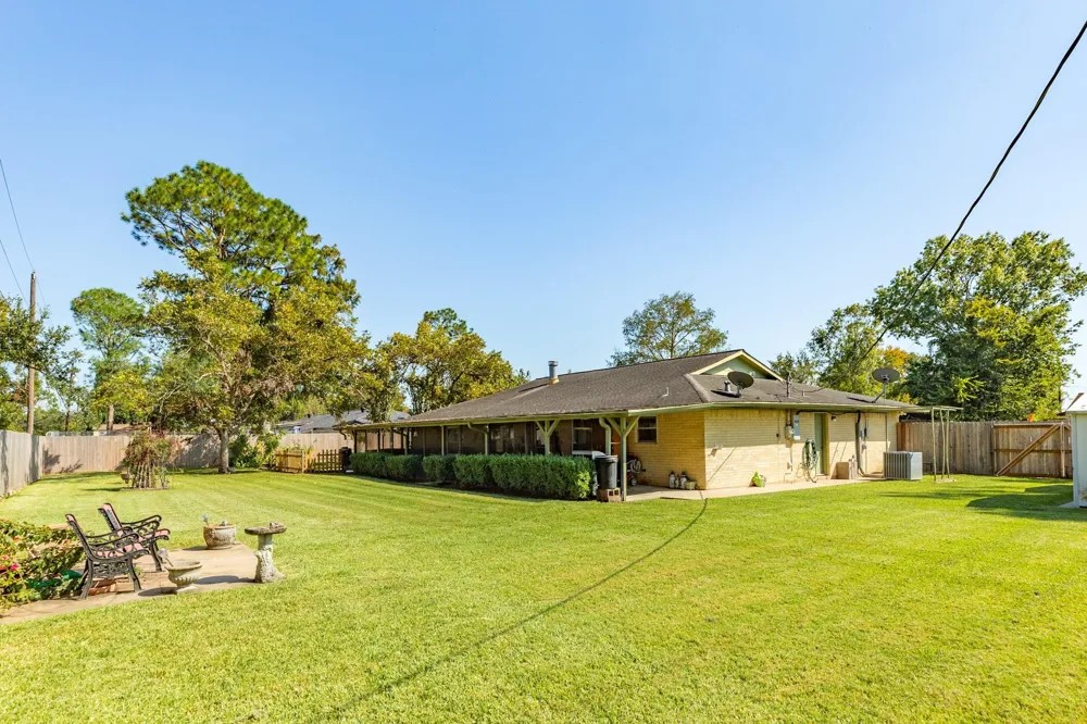 229 Yaupon Drive Brazoria, TX 77422