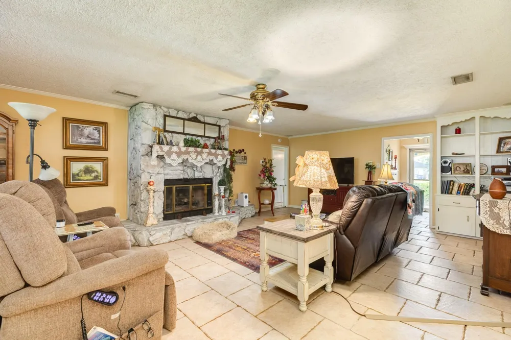 229 Yaupon Drive Brazoria, TX 77422