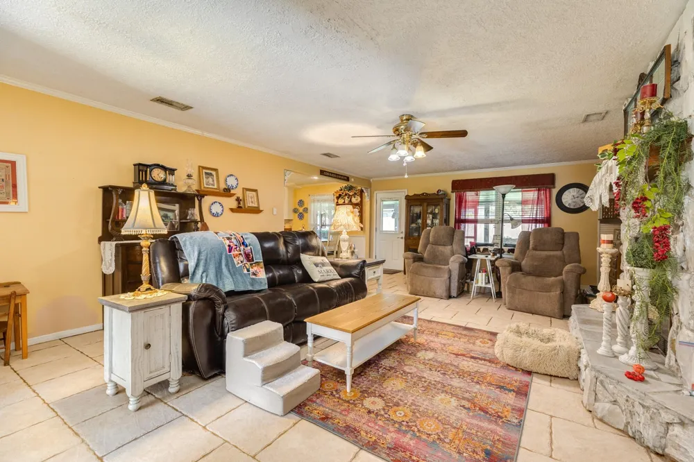 229 Yaupon Drive Brazoria, TX 77422