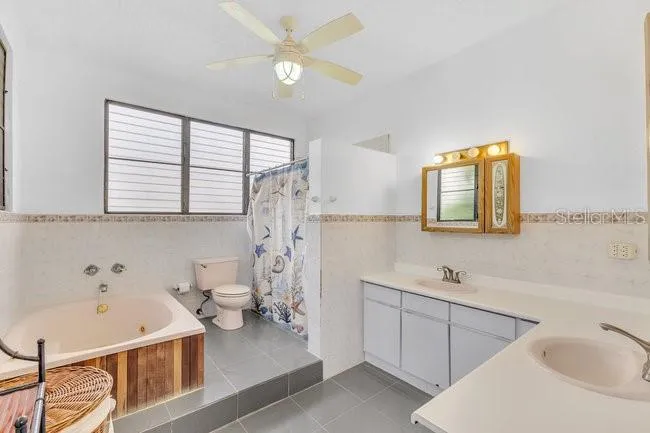 40 CALLE SURF BO ENSENADA Rincon, PR 00677