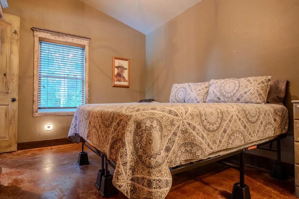1294 River Road Colbert, OK 74733
