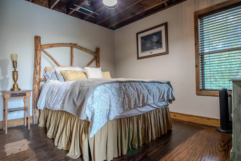 1294 River Road Colbert, OK 74733