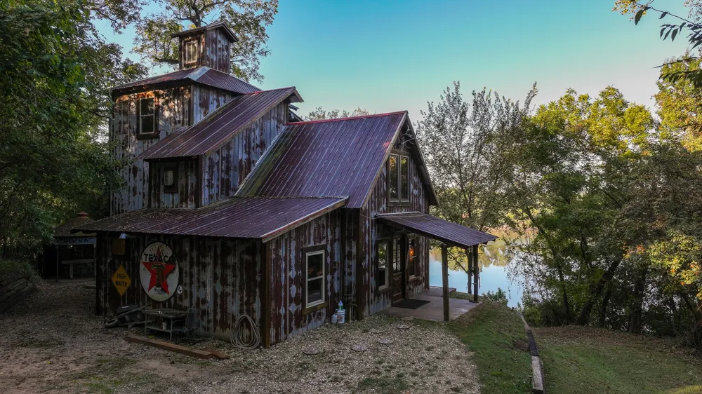 1294 River Road Colbert, OK 74733