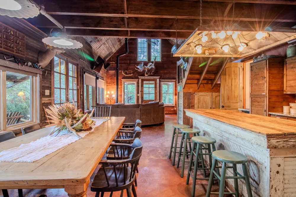 1294 River Road Colbert, OK 74733