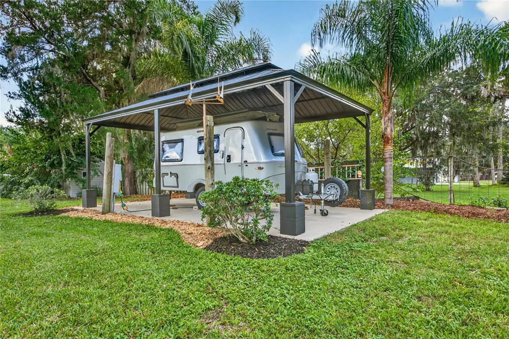 301 SARATOGA DRIVE Satsuma, FL 32189