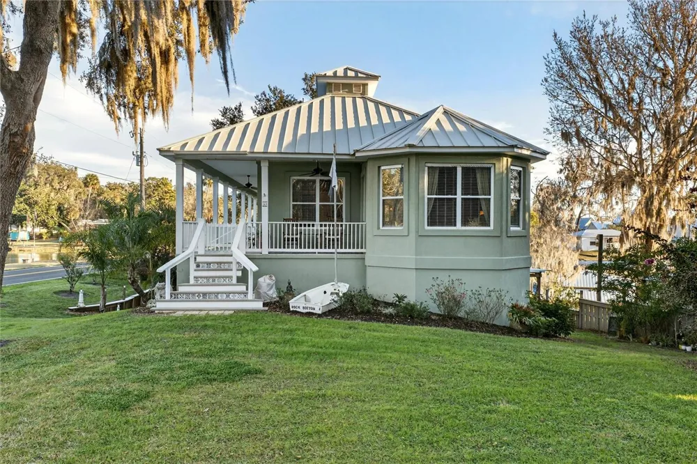 301 SARATOGA DRIVE Satsuma, FL 32189