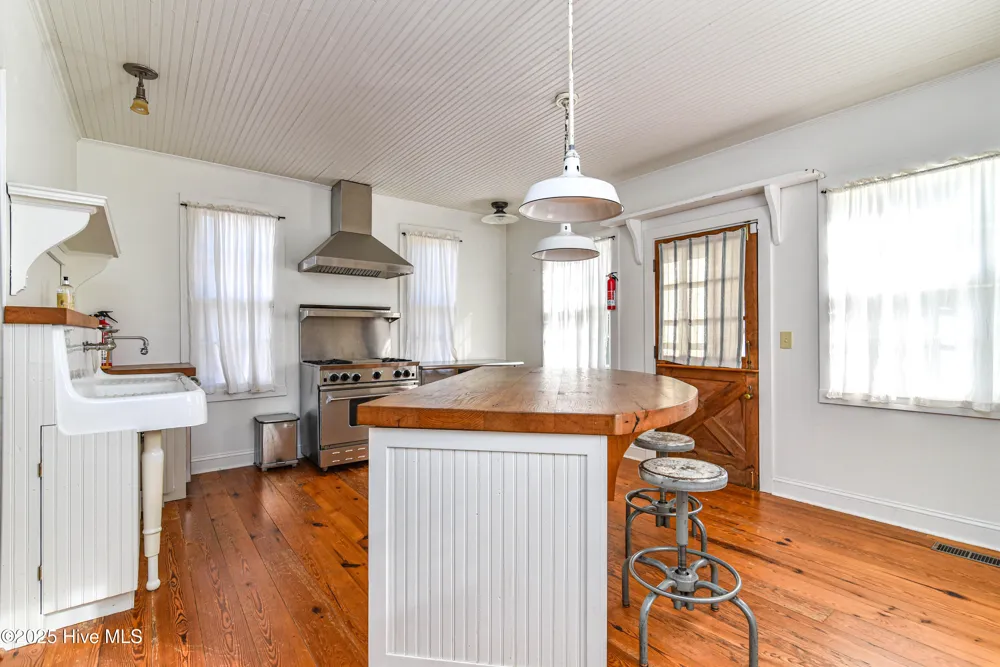 625 W Main Street Murfreesboro, NC 27855
