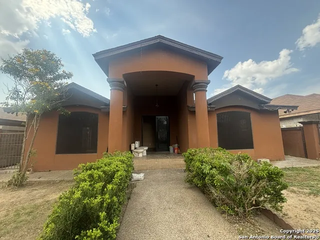 108 Palencia Laredo, TX 78046