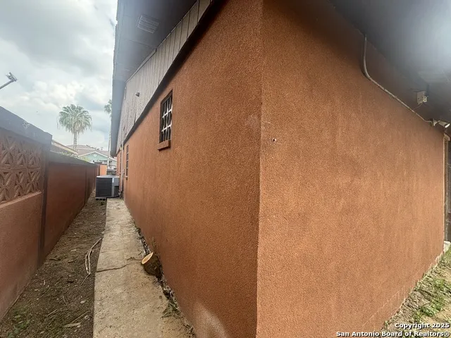 108 Palencia Laredo, TX 78046