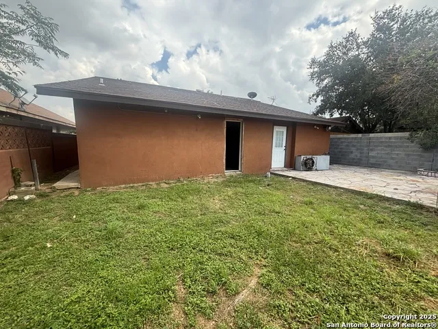 108 Palencia Laredo, TX 78046